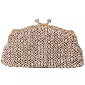 Pochette de soirée dorée ajourée à motif losange avec cristaux brillants et strass