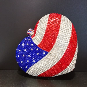 Heart-shaped clutch bag with sparkling US flag rhinestones and luxury diamond clasp