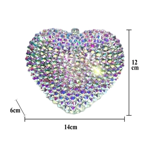Sac de soirée en forme de cœur 14x12x6cm avec strass multicolores et fermoir métal