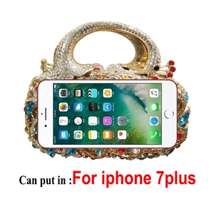 Comparaison détaillée du sac de soirée phoenix avec un iPhone pour la taille exacte