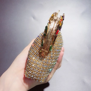 Pochette de soirée luxe en forme de coq avec monture dorée et cristaux scintillants