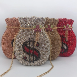 Detail von luxuriösen Strass-Geldtaschen in Roségold, Silber, Gold und roten Farben