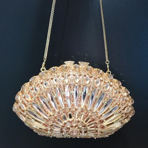 Rhinestone Evening Bag Shell Shape Metal Hard Case Crystal Clutch Handbag With Chain Strap For Party Wedding Women