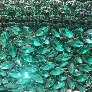 Elegant emerald green rhinestone evening clutch bag with sparkling diamond sequins