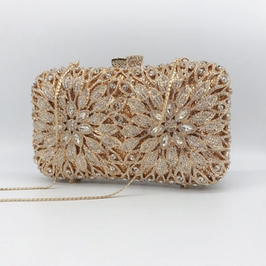 Pochette de soirée dorée de luxe avec strass floraux étincelants et chaîne