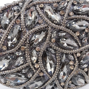 Pochette de soirée en métal évidé avec cristaux gris pour soirées habillées