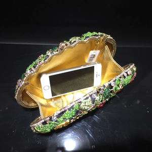 Pochette de soirée fleurie en strass avec doublure dorée et chaîne, pour smartphone