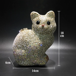 Détails des dimensions de la pochette de soirée chat en cristal avec hauteur de 18cm