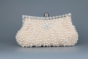 Elegante handgefertigte Abendtasche mit Perlenbesatz und glitzernder Strassblume für Damen