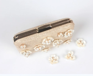 Pochette de soirée champagne avec fleurs de perles 3D et paillettes scintillantes