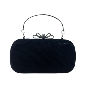 Pochette de soirée chic en cuir PU noir avec poignée en argent et nœud en strass