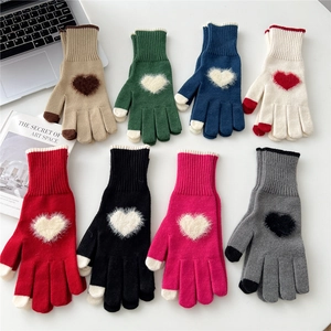 Guanti invernali in maglia per touch screen con toppa a cuore in otto colori diversi