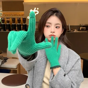 Gants en maille côtelée vert vif avec bordure festonnée vert foncé pour femmes