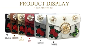 Détails des six options de couleur pour le sac à bandoulière brodé papillon et fleurs