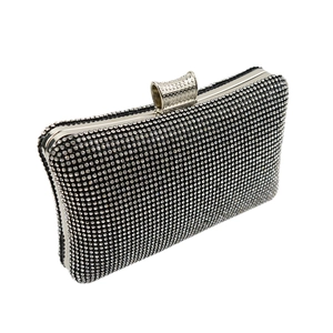 Pochette de soirée élégante en strass argentés avec coque rigide rectangulaire et cadre métallique