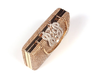 Elegante borsa da sera con strass oro champagne, chiusura in cristallo e catena