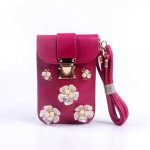 Fuchsiafarbene Handy-Handtasche aus Kunstleder mit 3D-Blumen, Perlen und Goldkette