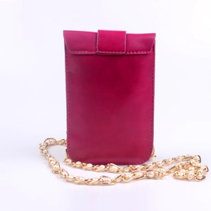 Elegante rosarote Mini-Umhängetasche mit goldener Kette und Perlen-Schultergurt