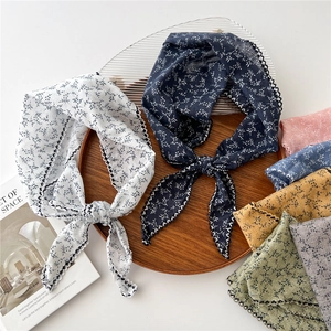 Bandana Triangolare In Cotone E Lino Con Stampa Floreale E Bordo In Pizzo Festonato Stile Pastorale Retrò Da Donna
