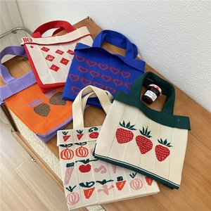 Women Knit Tote Bag Mini Knitted Handbag Crochet Strawberry Heart Pattern Sweet Portable Casual Pouch Magnetic Buckle