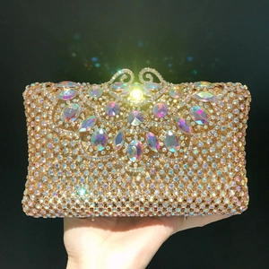 Pochette de soirée luxe à strass avec motif papillon en cristal et fermoir en métal doré