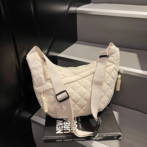 Quilted Hobo Bag Large Capacity Nylon Crossbody Crescent Bag With Adjustable Strap Braided Zipper Pull Women Casual