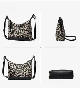 Viste multi-angolo della borsa leopardata con base e tracolla in pelle nera