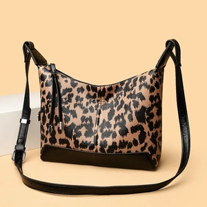Borsa a Tracolla Donna Stampa Leopardata in Pelle PU Borsa a Spalla Dumpling Con Nappine Casual Moda Splicing