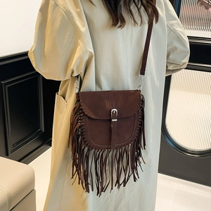 Sacoche vintage en similicuir marron avec franges et bandoulière de style bohème