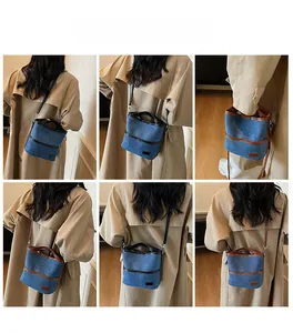 Collage einer Denim-Beuteltasche mit Lederbesatz, getragen von Model im beigen Trenchcoat