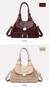 Détail de sacs en cuir PU bordeaux et abricot avec texture plissée et deux fermetures éclair