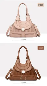 Détails de sacs à main en cuir plissé rose et marron avec boucles en métal rondes
