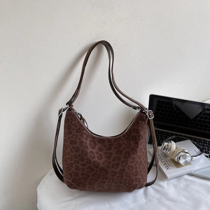 Brown leopard print large capacity hobo bag with adjustable straps for women