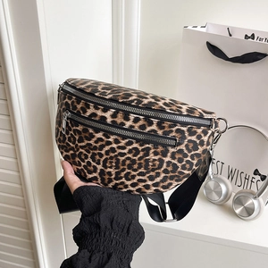 Leopard-Brusttasche mit verstellbarem Riemen und Doppel-Reißverschluss-Taschen