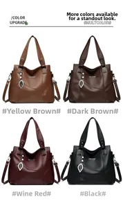 Vue détaillée des sacs en cuir grainé en quatre couleurs avec pendentifs perles