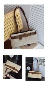 Détail du sac rétro en daim crème avec boucle de ceinture en cuir marron et sangle élégante