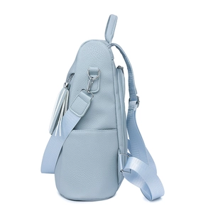 Hellblauer Diebstahlschutz-Rucksack aus Leder mit seitlichem Reißverschluss und Quaste