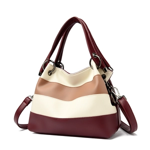 Three-tone color block tote bag in pebbled faux leather with detachable shoulder strap