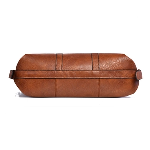 Vintage Leder-Einkaufstasche in Braun, Bodenansicht mit hochwertigen Nähten und Details