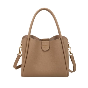 Sac seau en cuir grainé kaki avec poignée supérieure et bandoulière amovible