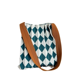 Sac cabas en tricot rétro à carreaux vert sarcelle avec plis accordéon