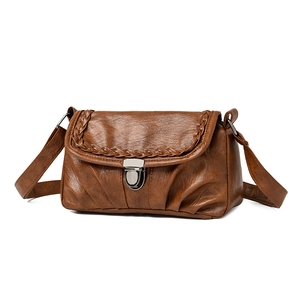 Sac bandoulière rétro marron pour femme avec bordure tressée et fermoir métallique argenté