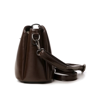 Chic dark brown bucket bag in glossy oil leather with adjustable shoulder strap