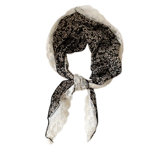 Floral print cotton linen scarf with white lace trim for women in retro style
