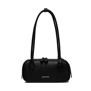 Borsa baguette retrò nera a grana litchi con logo BALADO & BAG su sfondo bianco puro