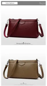 Détail de sacs à bandoulière en cuir à motif litchi en bordeaux et gris éléphant