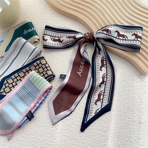 Élégant foulard en soie 100% avec motif de cheval et divers rubans à cheveux chic