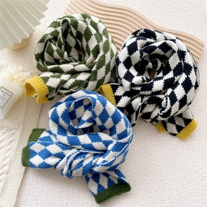 Lot de trois écharpes en tricot à carreaux vert, noir et bleu pour l'hiver chaleureux