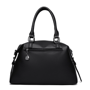 Grand sac cabas noir en cuir grainé lychee pour un style business chic et spacieux