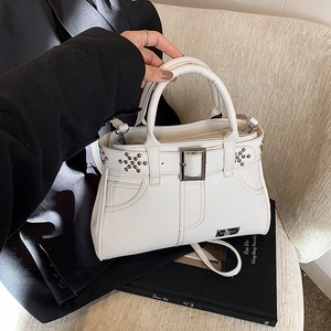Sac À Main Femmes Cuir PU Rivets Boucle Métallique Décor De Ceinture Grande Capacité Sac Bandoulière Urbain